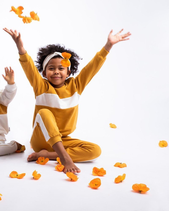 176276 Spodnie dresowe "Michalina" Nicol - musztardowy