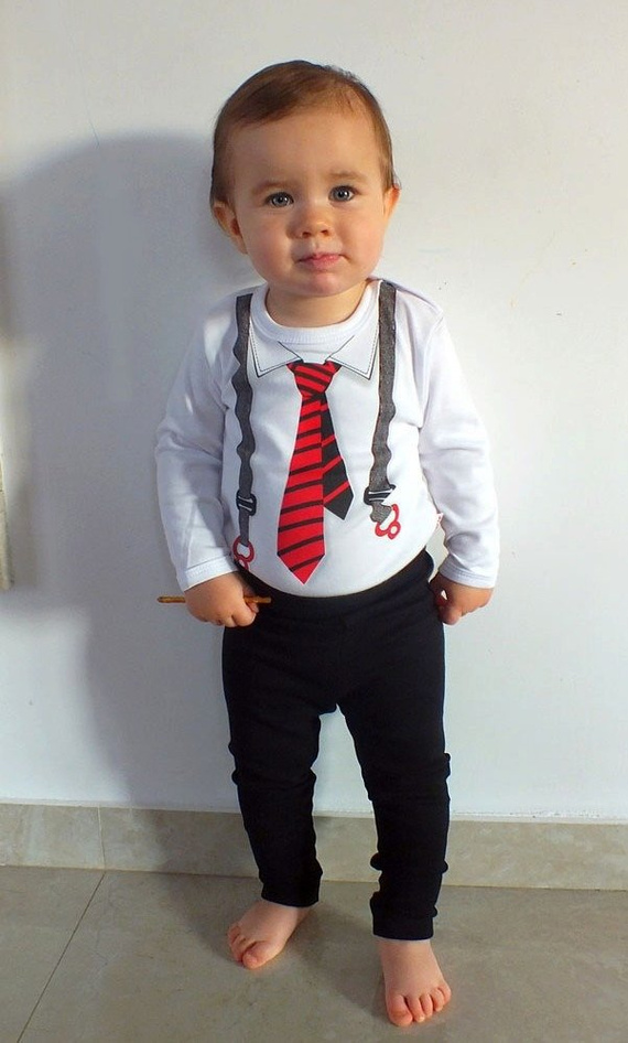 "Krawat i szelki" Elegancki komplet niemowlęcy dla chłopczyka Moocha