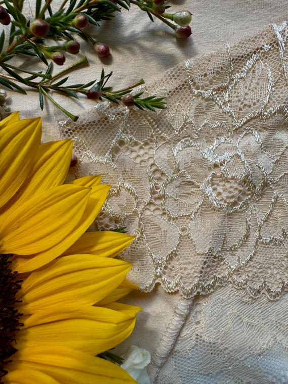 530 Iness Figi wysokie De lafense - beżowy