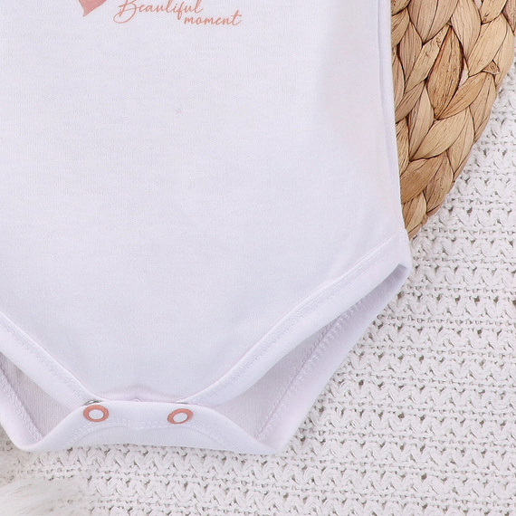 ABN-5418 Kolorowe kwiatki Body z krótkim rękawem z bawełny organicznej Nini biały