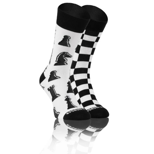 Szachy Skarpety długie finest cotton dwie różne Sesto Senso czarny