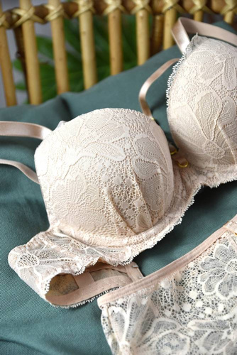 19167 Julia Biustonosz super push up Mediolano beżowy