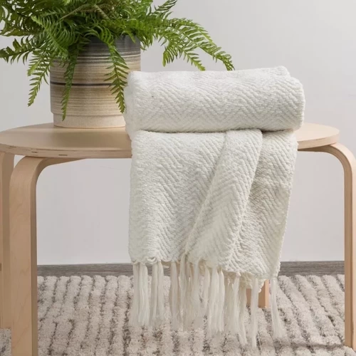 Milo Koc narzuta z frędzlami Eurofirany biały