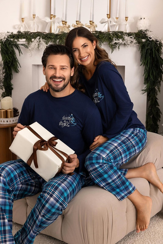 Piżama męska Regina 507 granatowa – bawełniana, długa, koszulka z nadrukiem i spodnie w kratę