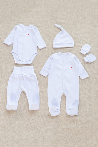 Czerwone Serduszko wyprawka niemowlęca 5 częściowa Martex