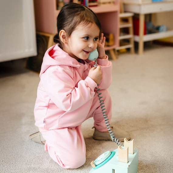 Dres dziewczęcy Eevi Cherry różowy bawełna bluza spodnie