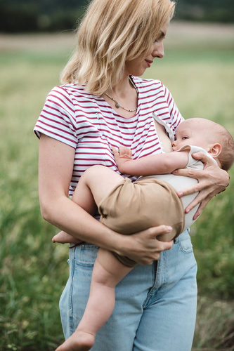 MamaFlow Bluzka do karmienia z krótkim rękawem Milk&Love- bordowe paski