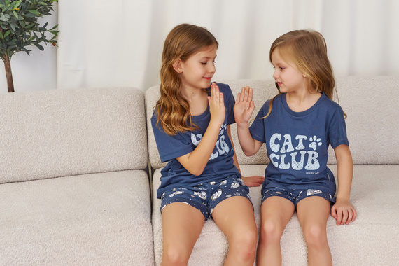 7205 "Cat club" Piżama dziecięca Unisex Doctor Nap - deep blue