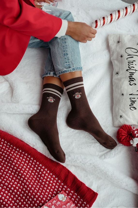 1283-014 Renifer prążek z paskami Świąteczne Skarpety damskie Milena - brązowy