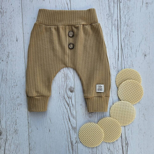 10249C "Natural Waffel" Spodnie niemowlęce dresowe Makoma camel