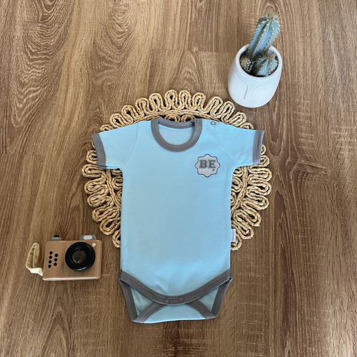 BK11724 Dino Body z krótkim rękawem Mamatti