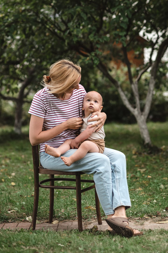 MamaFlow Bluzka do karmienia z krótkim rękawem Milk&Love- bordowe paski