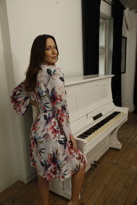 86663 Larisa Szlafrok peniuar Mewa druk w kwiaty