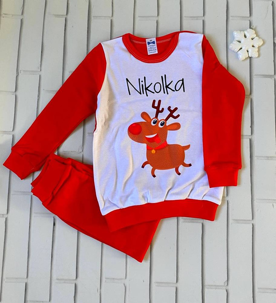 Piżamka świąteczna dla dzieci z reniferem i imieniem NIKOLA Moocha czerwony