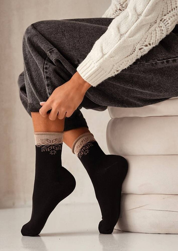 0071-007 Śnieżynka Unique Skarpety damskie Świąteczne Milena -czarny