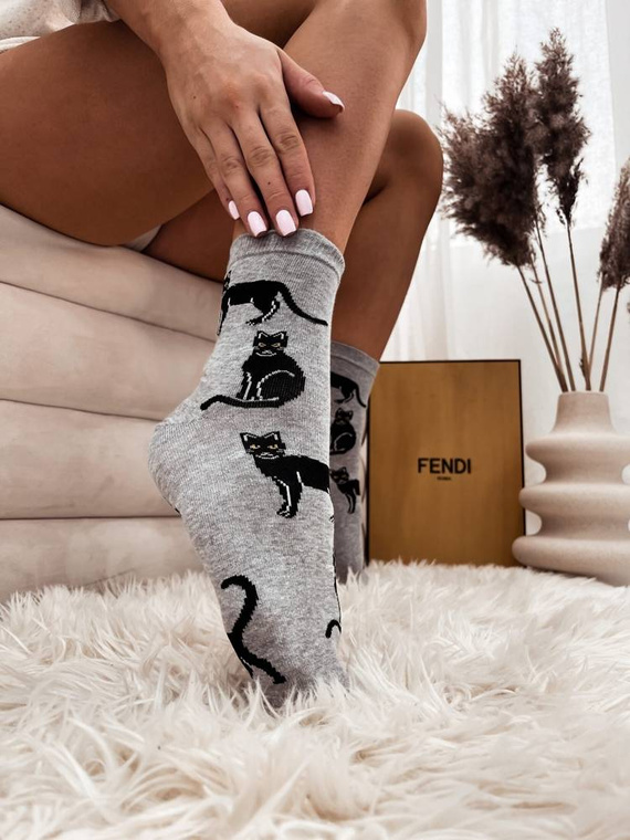 0200-024 Koty Skarpety damskie Milena- szary