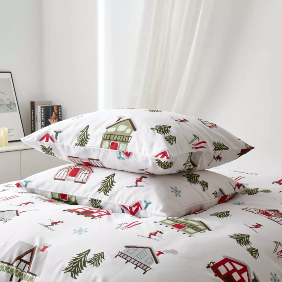 Skiing Pościel świąteczna bawełniana satynowa Spod Igły i Nitki biała czerowna zielona – elegancka i miękka