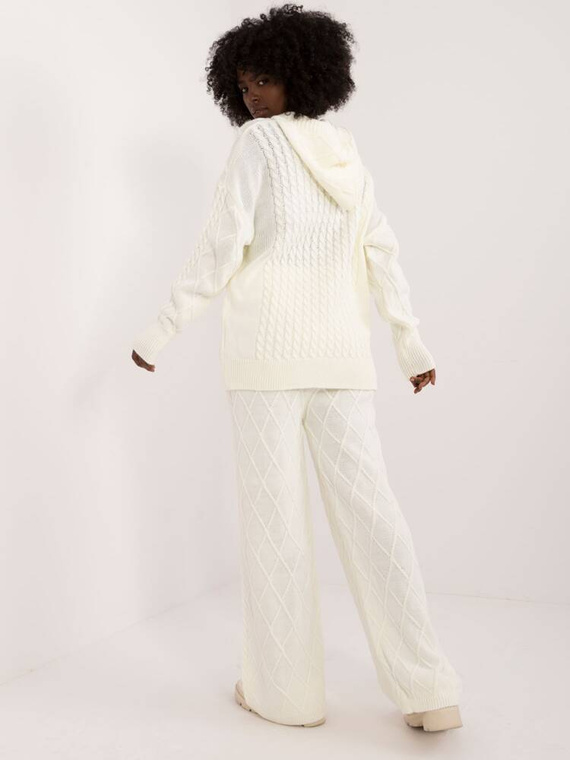 BA-KMPL-8021.52P Komplet damski Paris - ecru