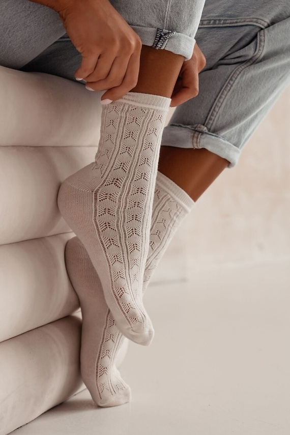 0989-007 Ażur Skarpety damskie Milena -ecru