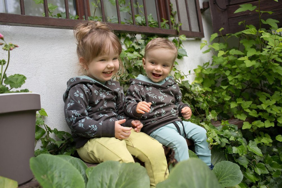 Bluza z kapturem "Stay Green" Pinokio - grafit druk