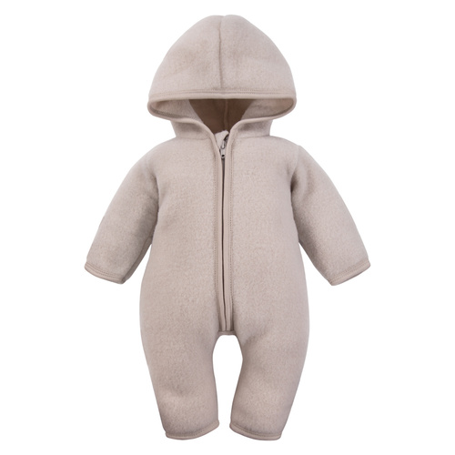 Kombinezon niemowlęcy z wełny merino Eevi – beżowy, miękki i oddychający