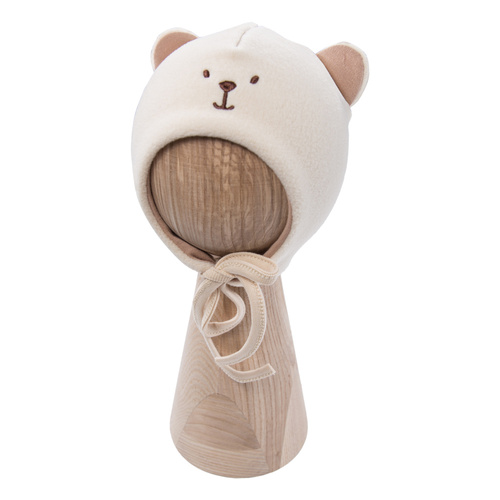 Beary Cool Czapka niemowlęca Eevi ecru – polarowa z uszkami i haftem misia
