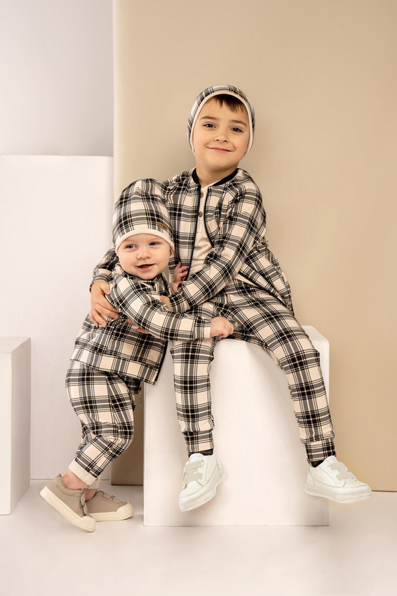 163695 Czapeczka dziecięca "Magia Świąt" Nicol