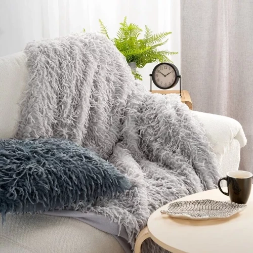 Adore Koc narzuta włochacz futrzak Eurofirany srebrny