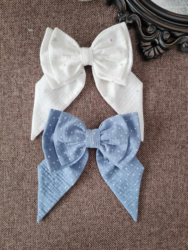 KMB16 Muślinowa kokarda do włosów z automatyczną klamrą Marija - biały