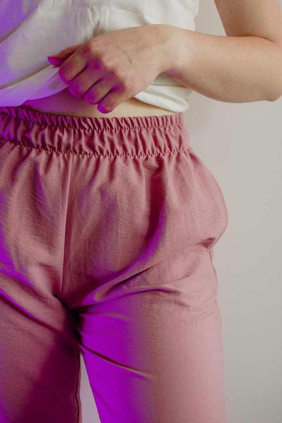 Maeve 875 Spodnie piżamowe damskie De Lafense – długie, gładkie, z kieszeniami - różowy