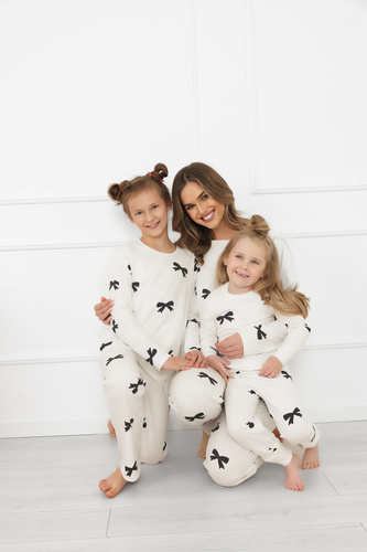 Piżama dziewczęca Figaro – ecru, bawełna, długi rękaw i spodnie Italian Fashion 