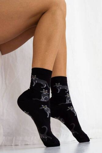 0200-024 Koty Skarpety damskie Milena- czarny