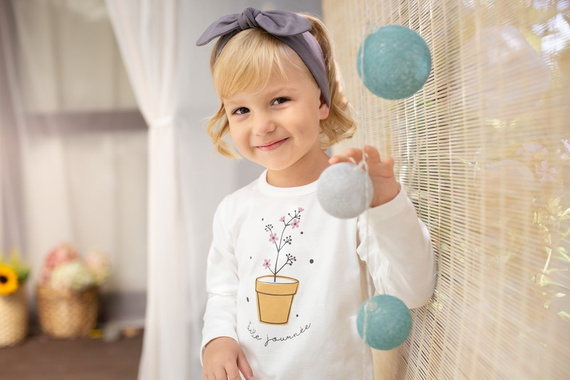 Tres Bien Bluzka z nadrukiem Pinokio - ecru