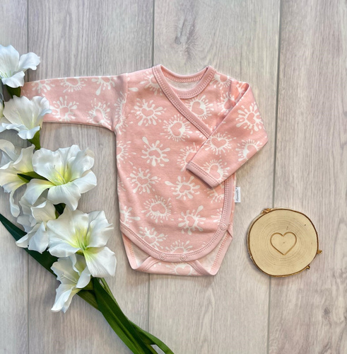 Body niemowlęce kopertowe Mamatti BD16326 różowe bawełniane serduszka
