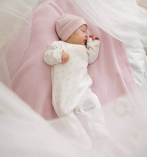 Lovely Day Pajac niemowlęcy wiązany Pinokio - rose ecru