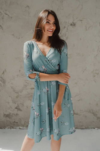 Two Ways MIDI Sukienka ciążowa i do karmienia Milk&Love eukaliptus w hortensje