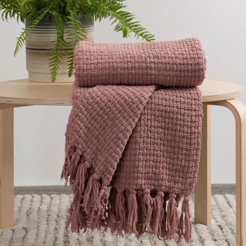 Suzi Koc narzuta tkana z frędzlami Eurofirany pudrowy