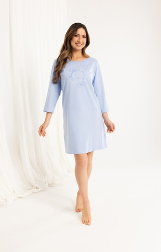 163 Koszula nocna bawełniana Regina niebieska   – rękaw 3/4, nadruk, przed kolano
