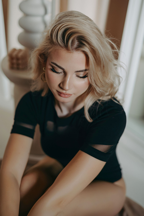 2427 Abby Body damskie z krótkim rękawem Teyli - czarny