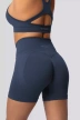 granatowy