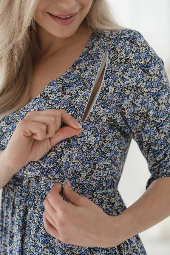 Lovely Dress Midi sukienka ciążowa i do karmienia rękaw 3/4 Milk&Love kwiatuszki fioletowo-niebieskie