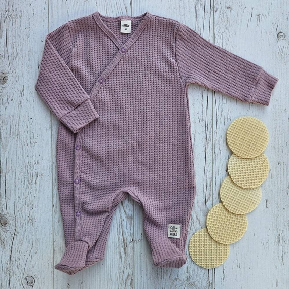 02249P "Natural Waffel" Pajacyk niemowlęcy Makoma pink