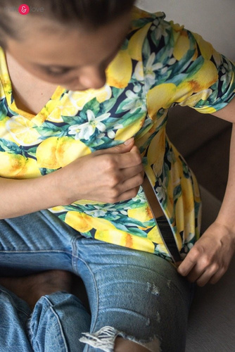 Bluzka do karmienia V-neck Boob Milk&Love w cytryny