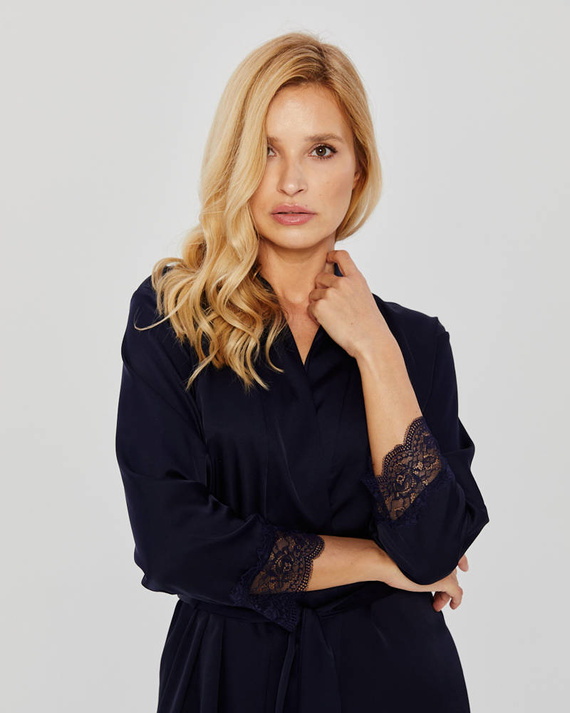 Szlafrok satynowy z koronką Mona navy blue