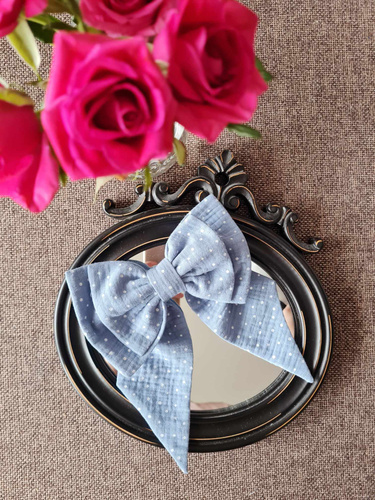 KMN16 Muślinowa kokarda do włosów z automatyczną klamrą Marija - niebieski