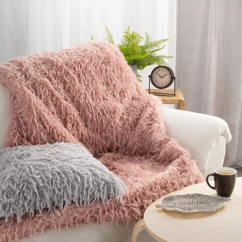 Adore Koc narzuta włochacz futrzak Eurofirany pudrowy