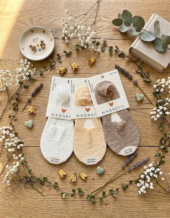 Baleriny Koronka Magnetis – Elastyczna Koronka, Silikonowy Pasek, Gładka Podeszwa champagne