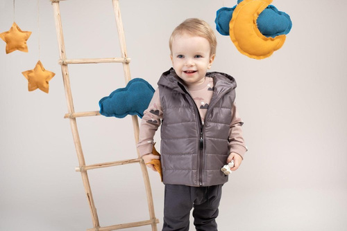 "Dreamer" Bezrękawnik z kapturem Pinokio - szary