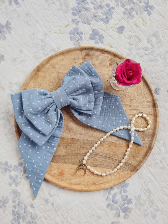 KMN16 Muślinowa kokarda do włosów z automatyczną klamrą Marija - niebieski