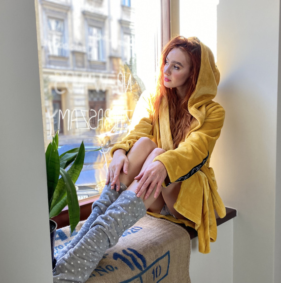 626 Abigail Krótki Szlafrok damski Forex - miodowy